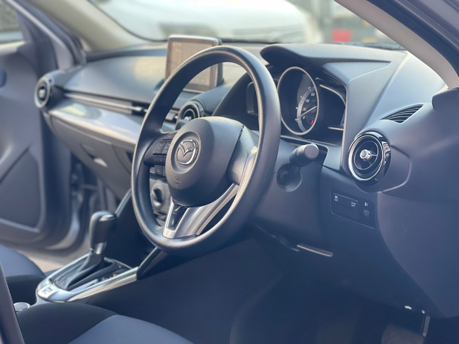 2015 Mazda Demio Newshape