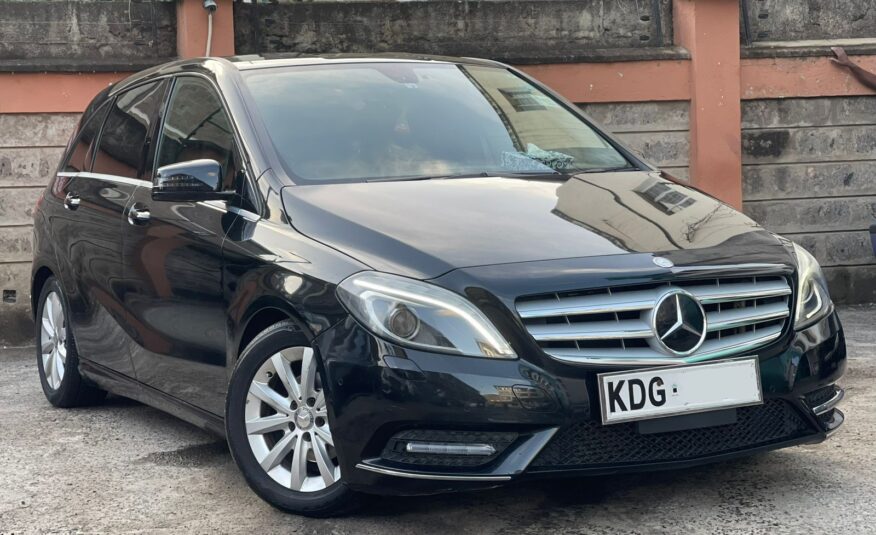 2014 Mercedes-Benz B180