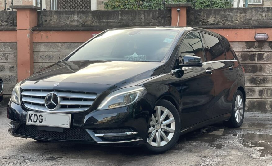 2014 Mercedes-Benz B180