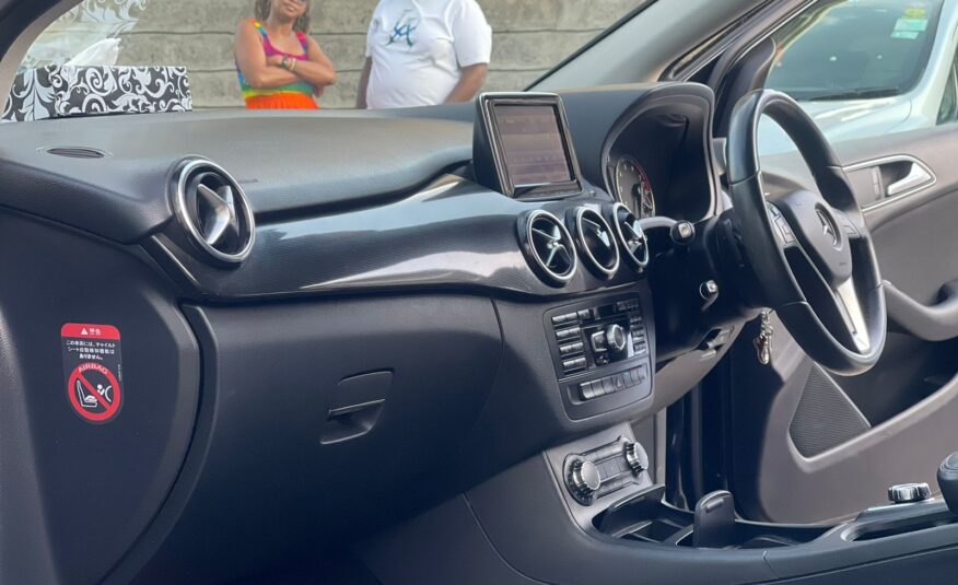 2014 Mercedes-Benz B180