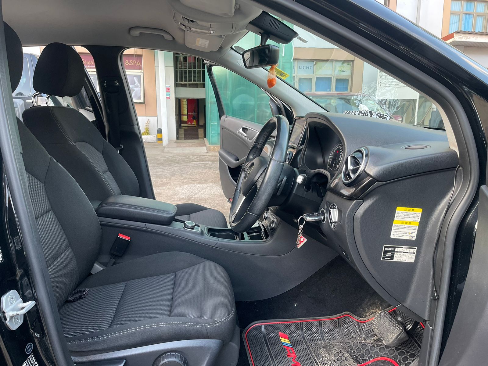 2014 Mercedes-Benz B180