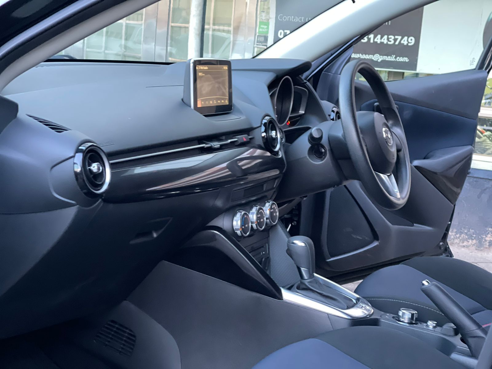 2015 Mazda Demio Newshape
