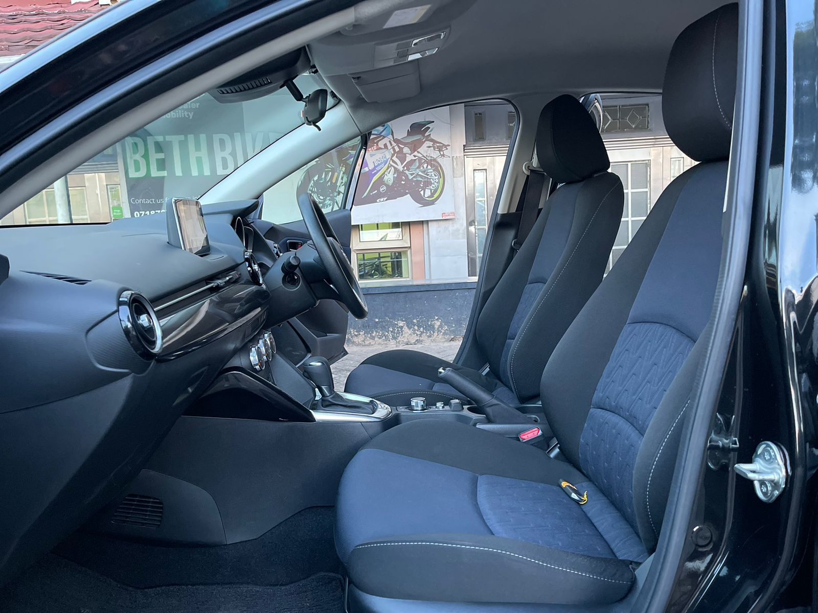 2015 Mazda Demio Newshape