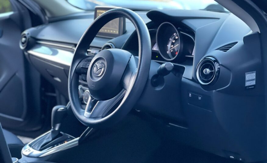 2015 Mazda Demio Newshape