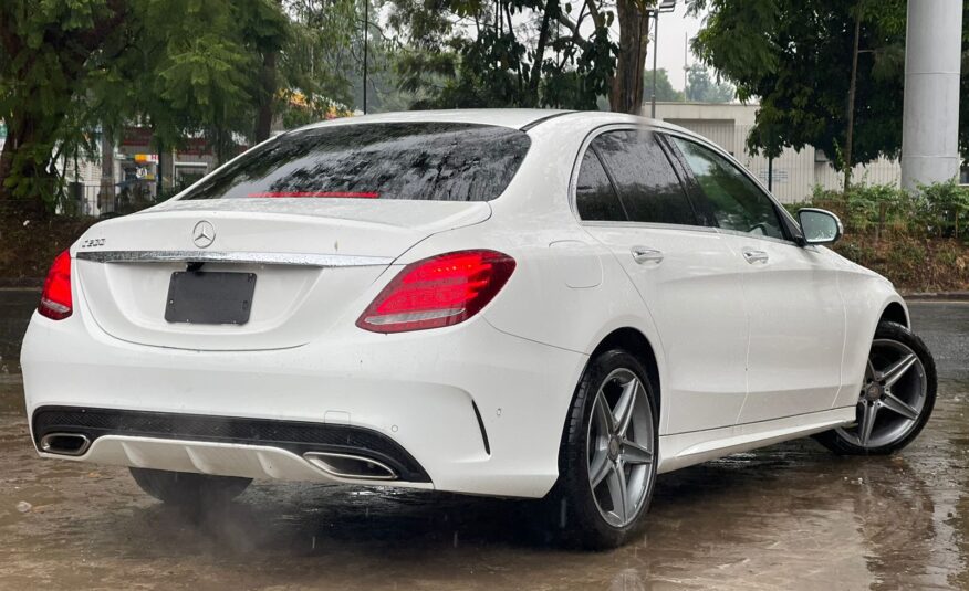 2015 Mercedes-Benz C200