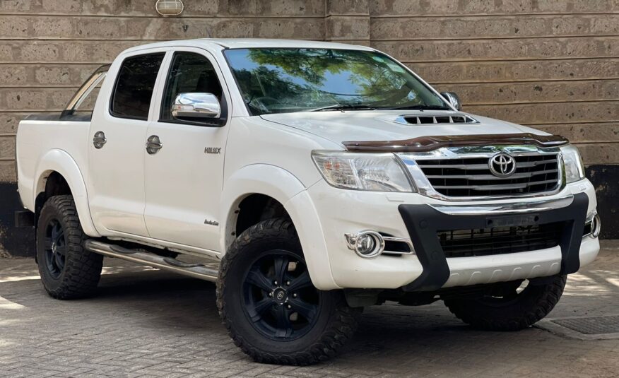 2015 Toyota Hilux Invicible