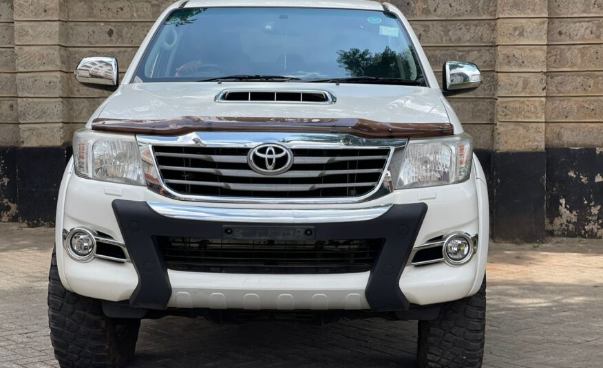 2015 Toyota Hilux Invicible