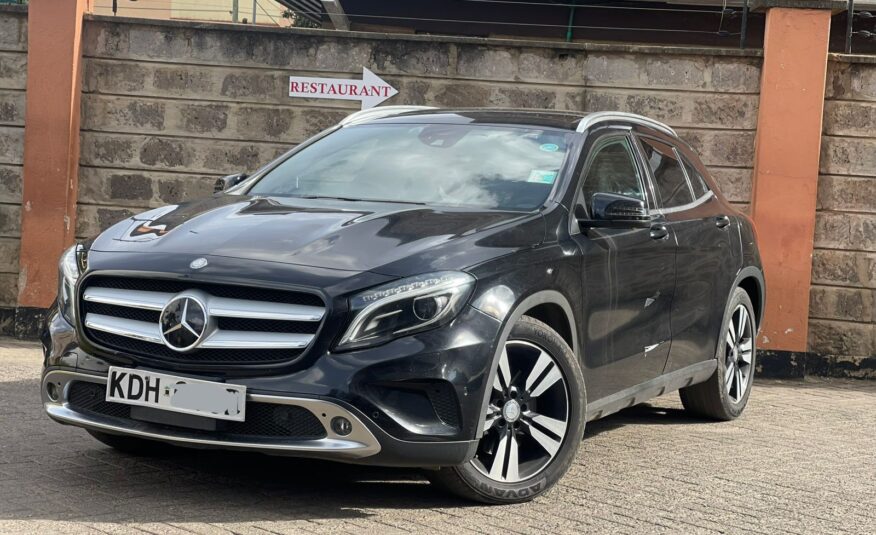 2014 Mercedes-Benz GLA250