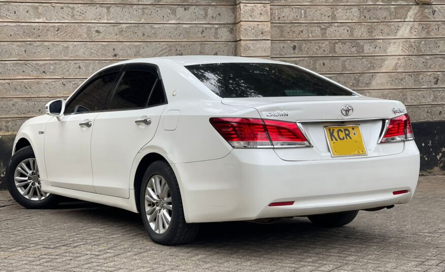 2013 Toyota Crown Royal