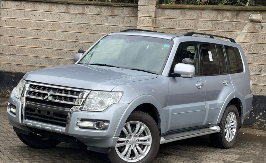 2017 Mitsubishi Pajero Sunroof