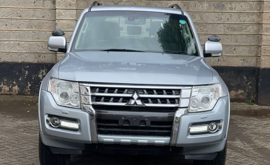 2017 Mitsubishi Pajero Sunroof