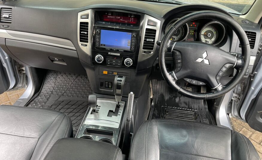 2017 Mitsubishi Pajero Sunroof