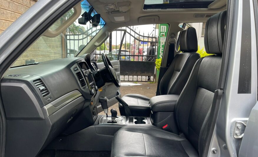 2017 Mitsubishi Pajero Sunroof