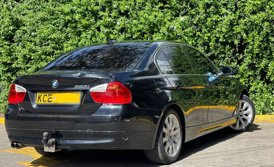 2009 BMW 323i