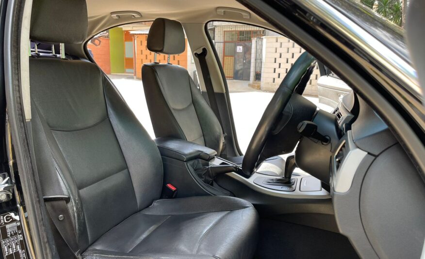 2009 BMW 323i
