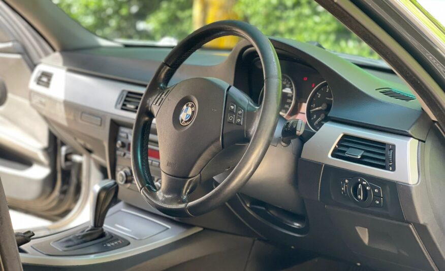 2009 BMW 323i