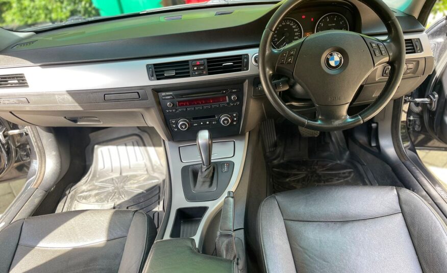 2009 BMW 323i
