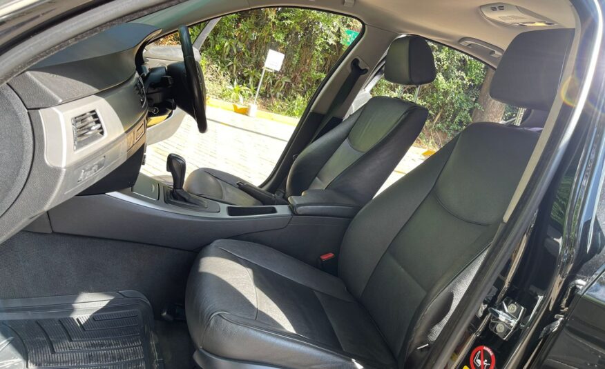 2009 BMW 323i
