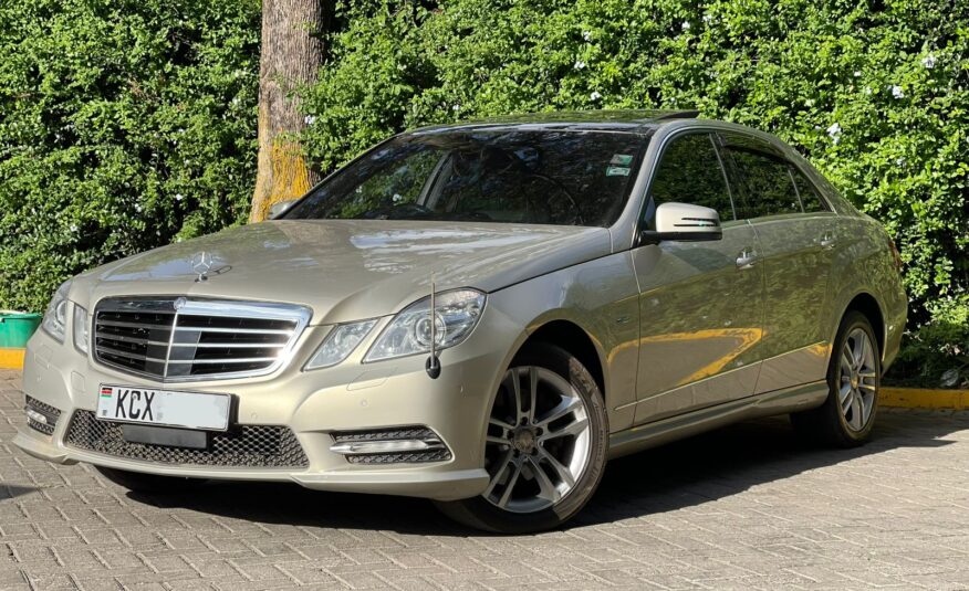 2012 Mercedes-Benz E250 SUNROOF