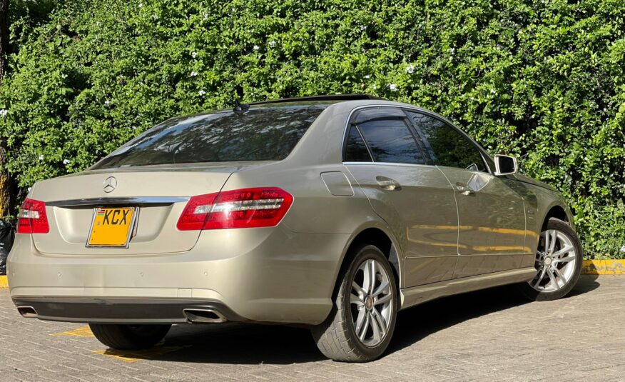 2012 Mercedes-Benz E250 SUNROOF