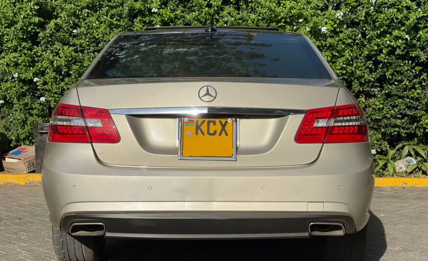 2012 Mercedes-Benz E250 SUNROOF