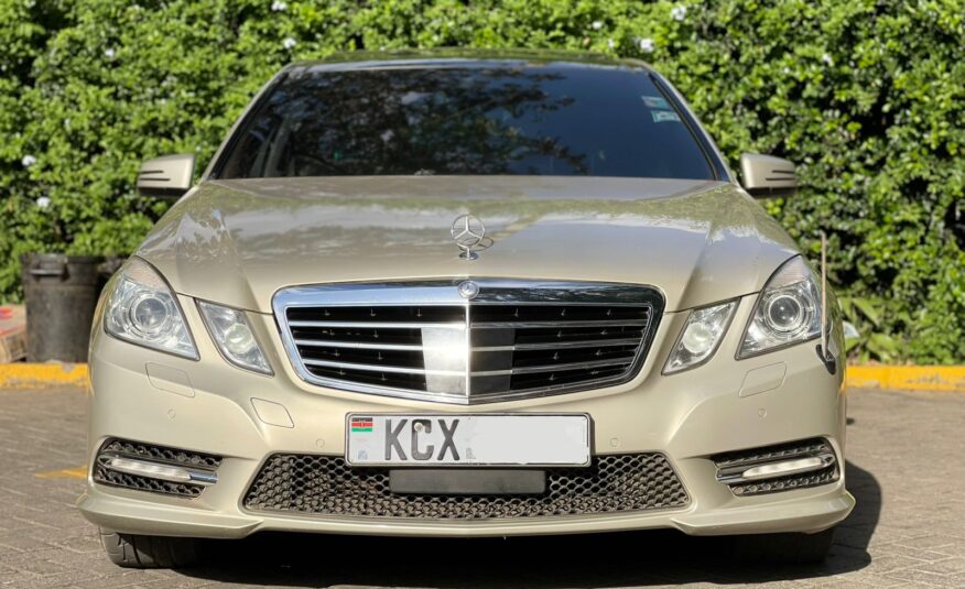 2012 Mercedes-Benz E250 SUNROOF