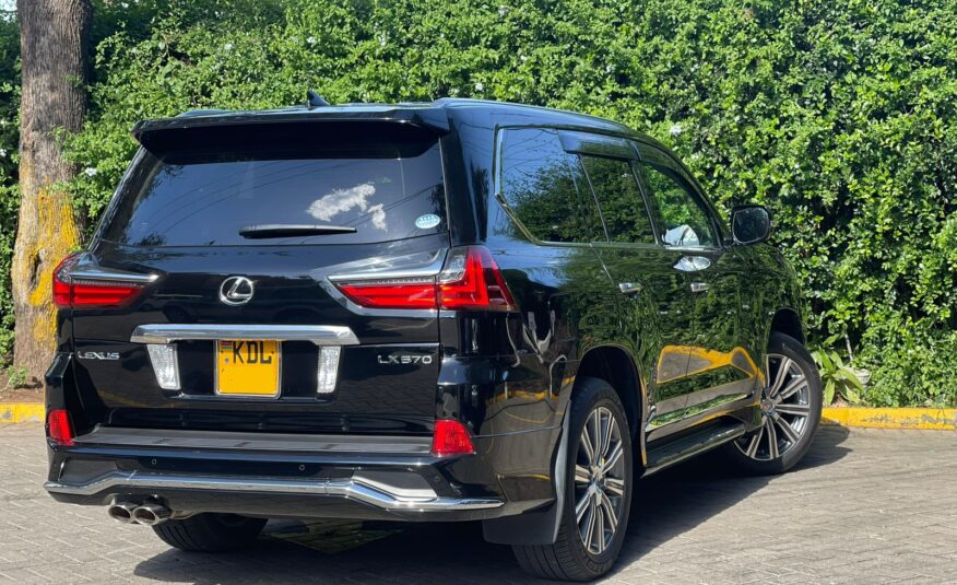 2016 Lexus LX570