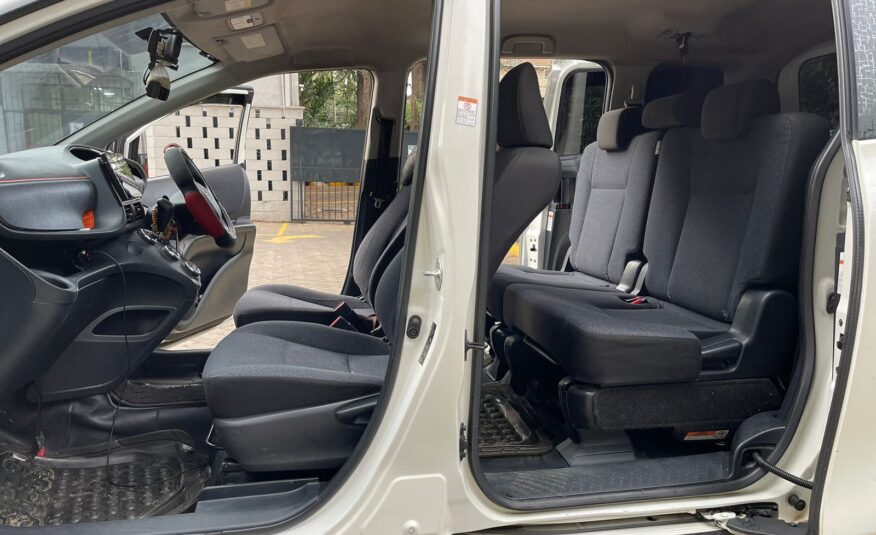 2015 Toyota Sienta