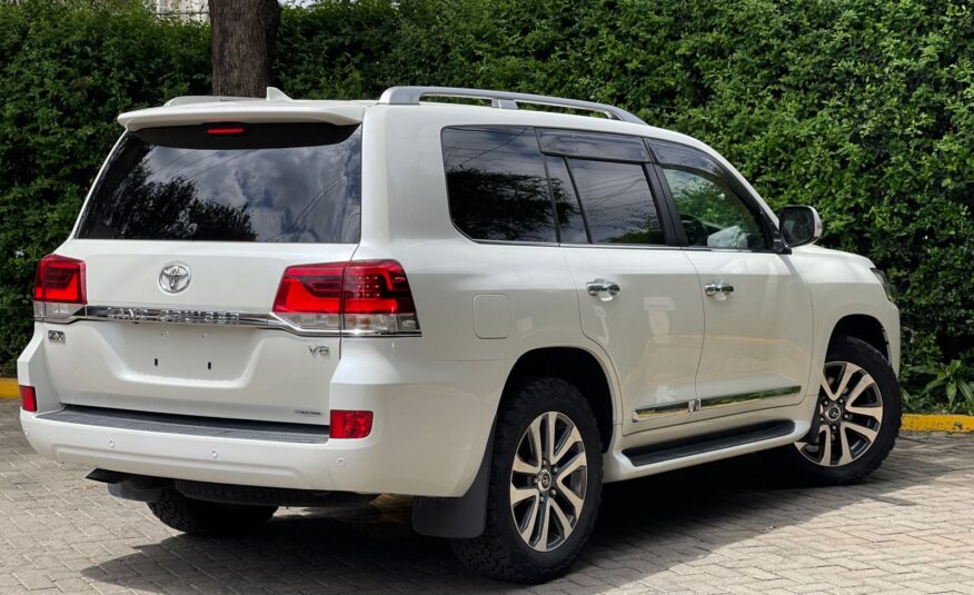 2016 Toyota Landcruiser V8 ZX