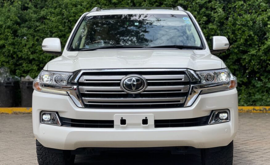 2016 Toyota Landcruiser V8 ZX