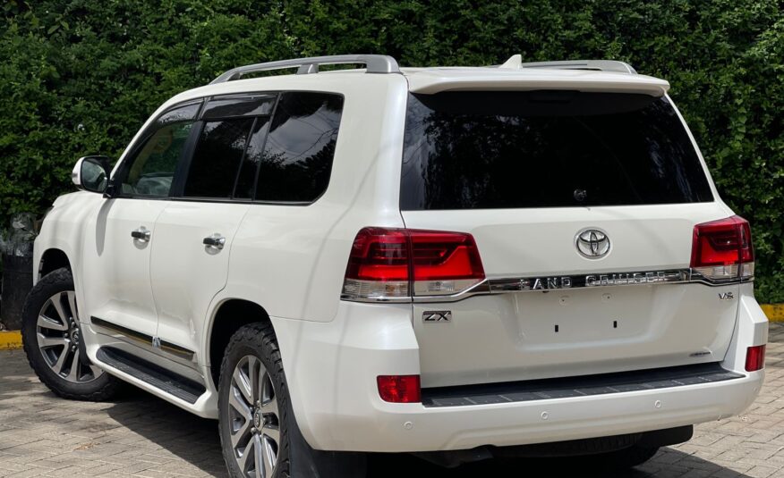 2016 Toyota Landcruiser V8 ZX