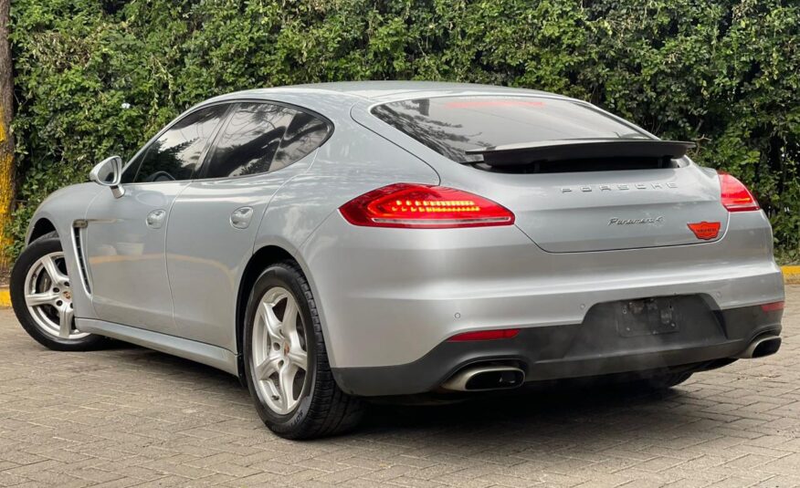 2015 Porsche Panamera