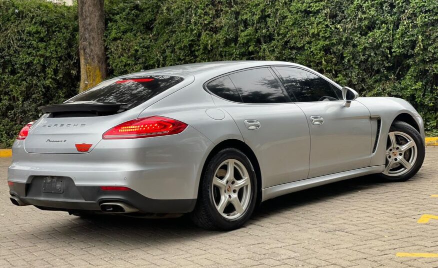 2015 Porsche Panamera