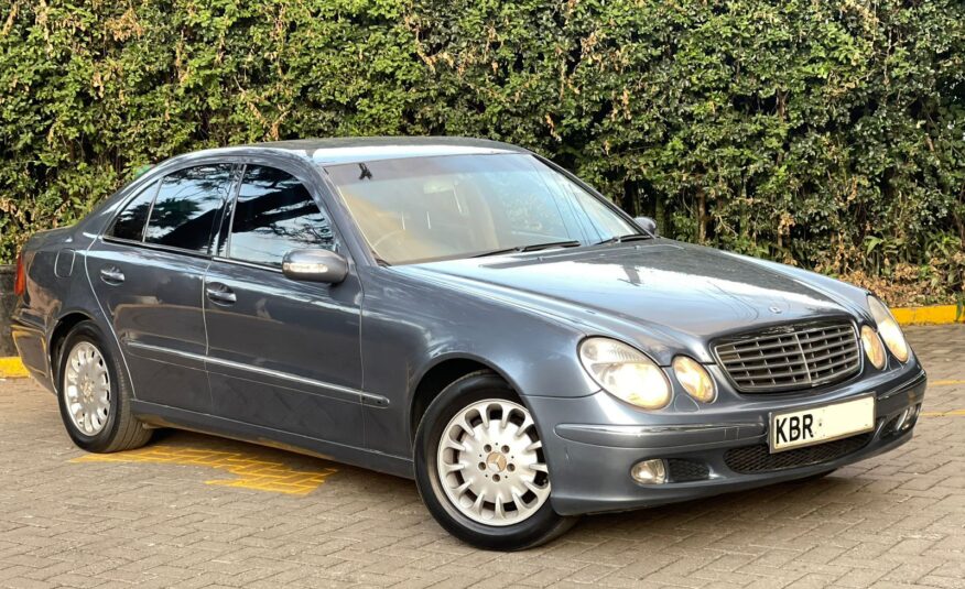 2005 Mercedes Benz E200