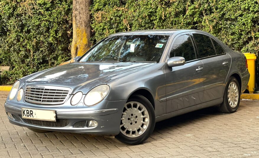 2005 Mercedes Benz E200