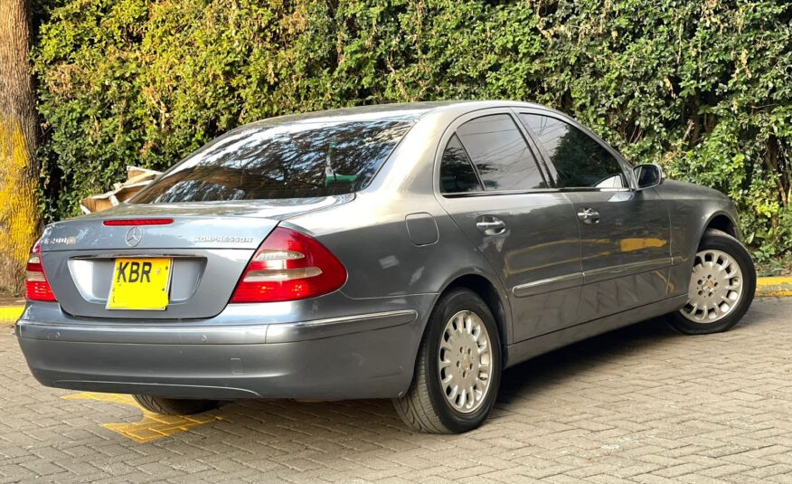 2005 Mercedes Benz E200