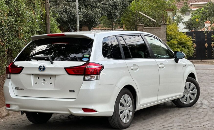 2016 Toyota Fielder Hybrid