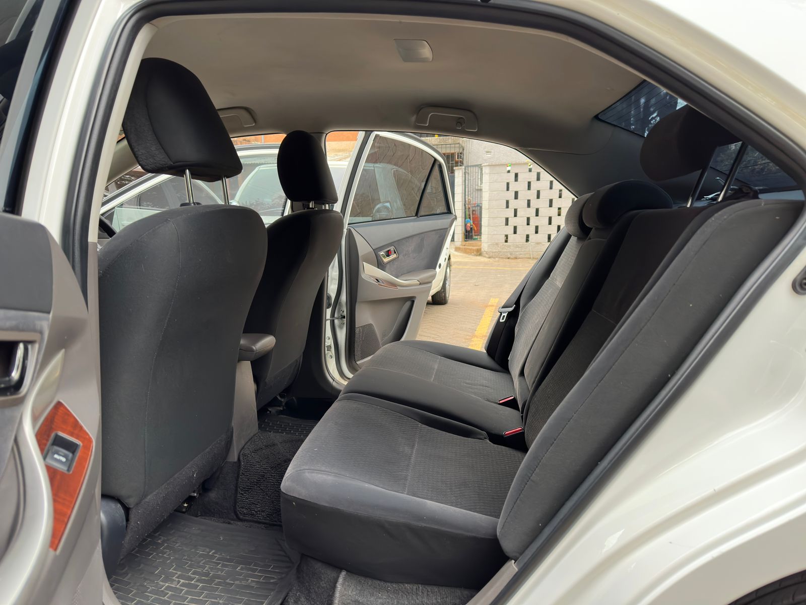 2014 Toyota Premio