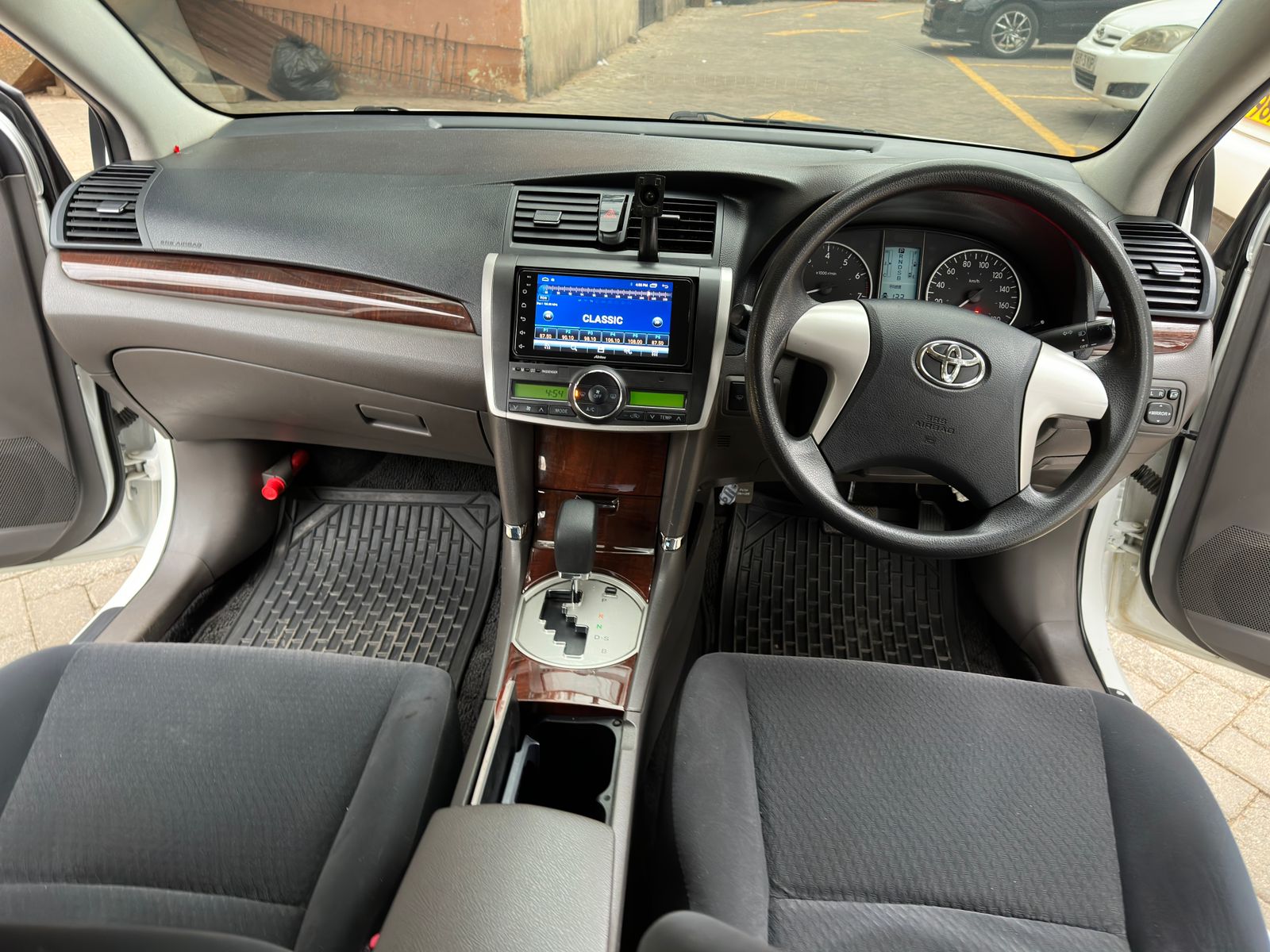 2014 Toyota Premio