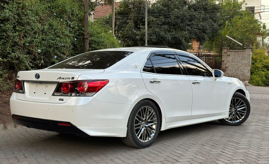 2016 Toyota Crown Athlete (Hybrid)