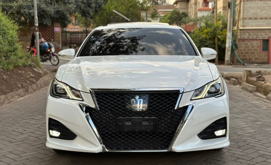 2016 Toyota Crown Athlete (Hybrid)