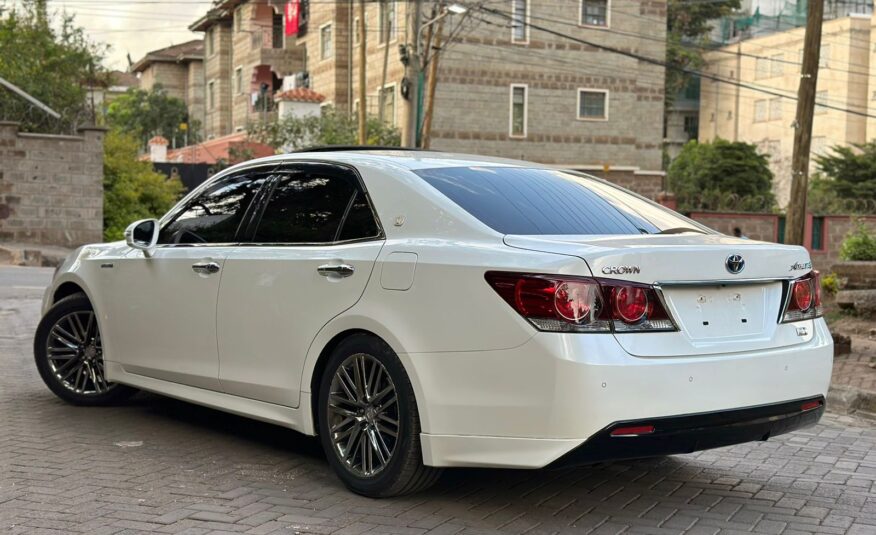 2016 Toyota Crown Athlete (Hybrid)