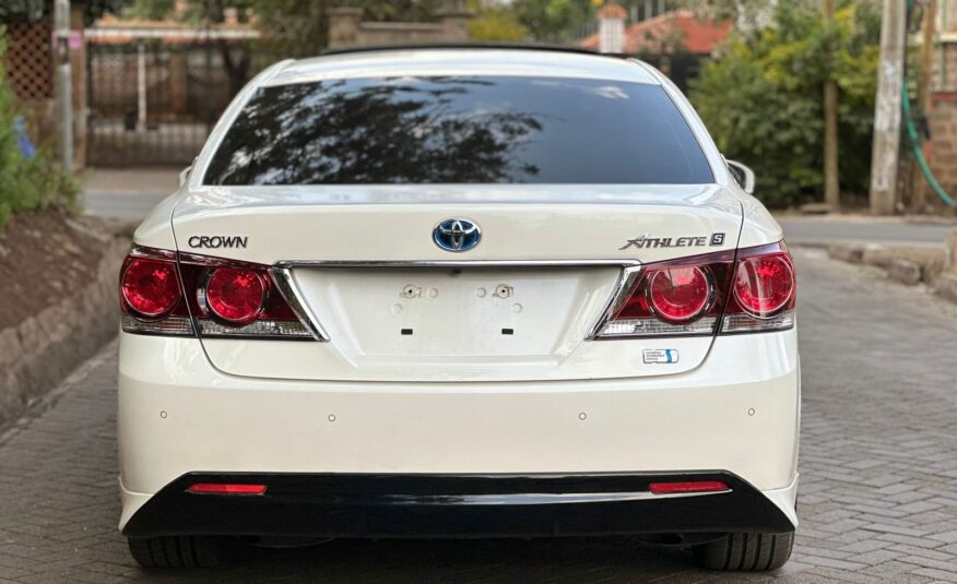 2016 Toyota Crown Athlete (Hybrid)