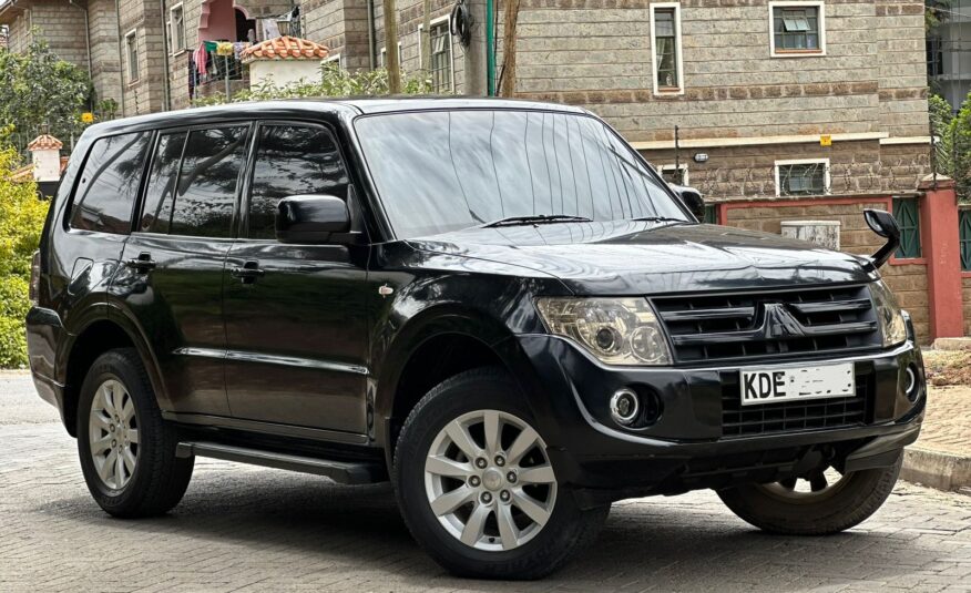 2014 Mitsubishi Pajero Exceed