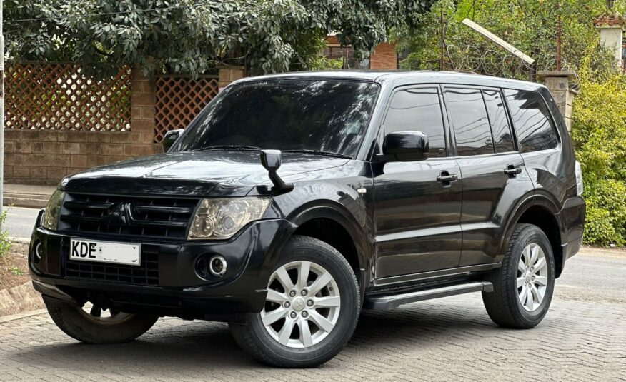 2014 Mitsubishi Pajero Exceed