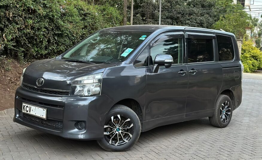 2012 Toyota Voxy