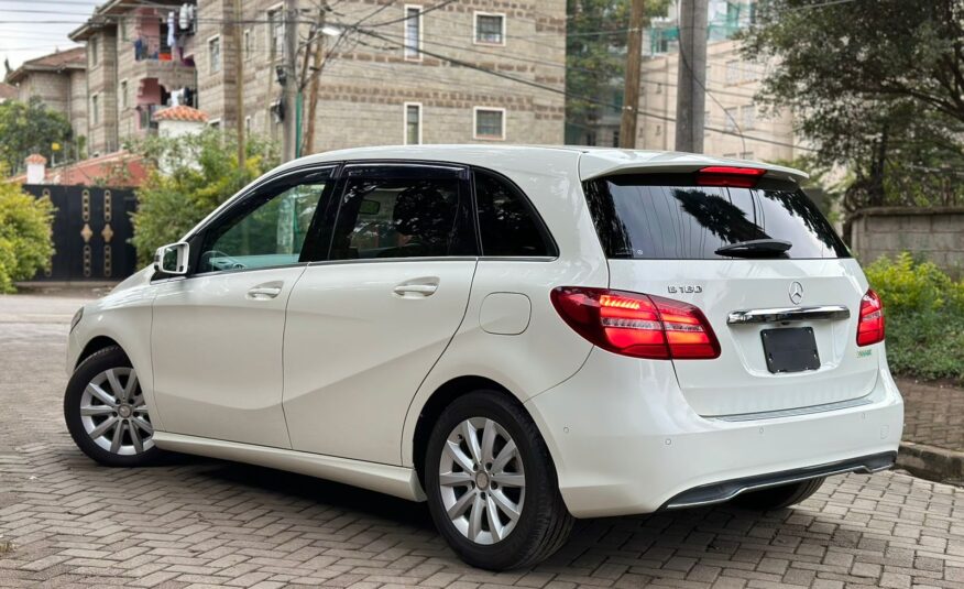 2016 Mercedes Benz B180