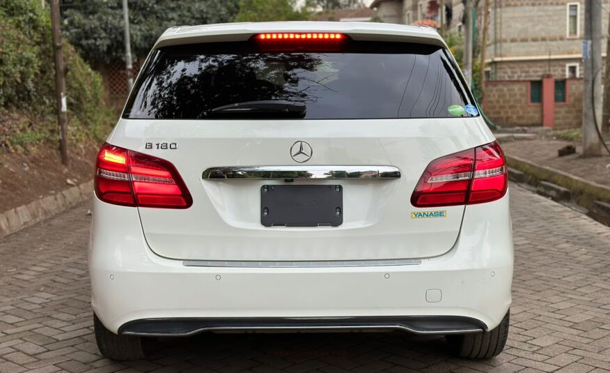 2016 Mercedes Benz B180