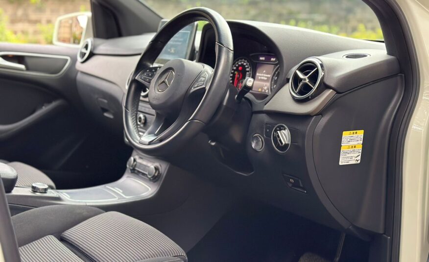 2016 Mercedes Benz B180