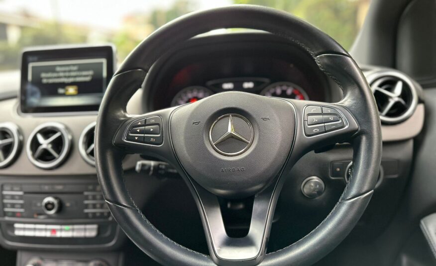 2016 Mercedes Benz B180